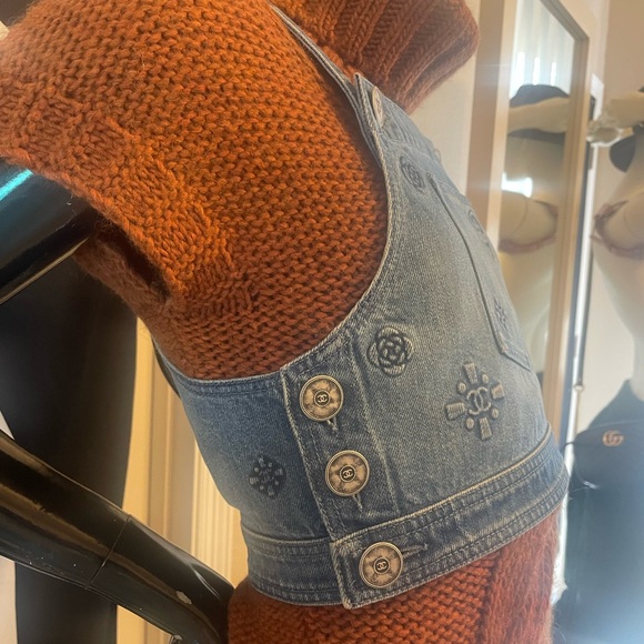 CHANEL Denim vest Italy 36 small 0-4 - Picture 9 of 16